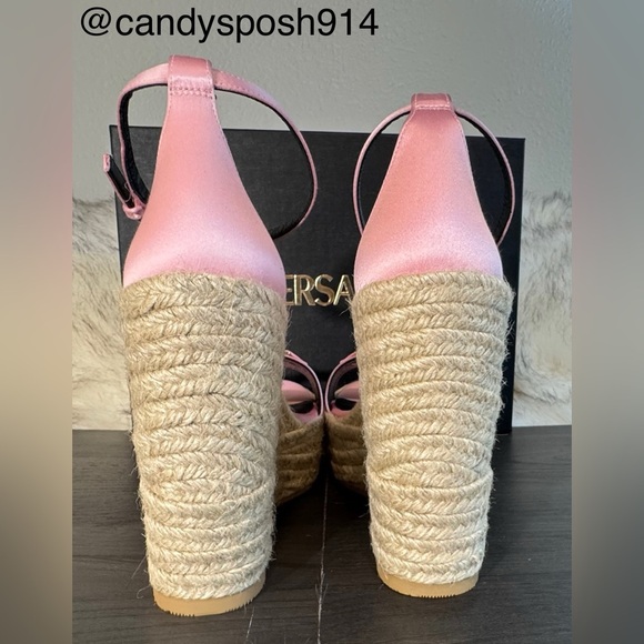VERSACE MedusaEspadrille Platform Wedge
NWT | EU 39 - Picture 4 of 9